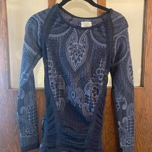 Athleta Navy and Gray/Light Blue Paisley Long Sleeve Top